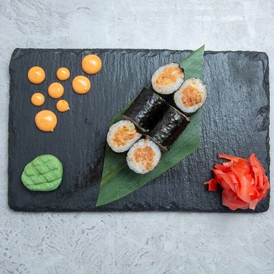 Hoso Spicy Salmon Maki 6 Pcs