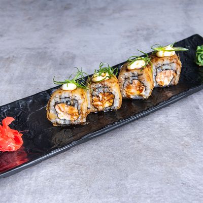 Hot Crunchy Salmon (4 Pcs)