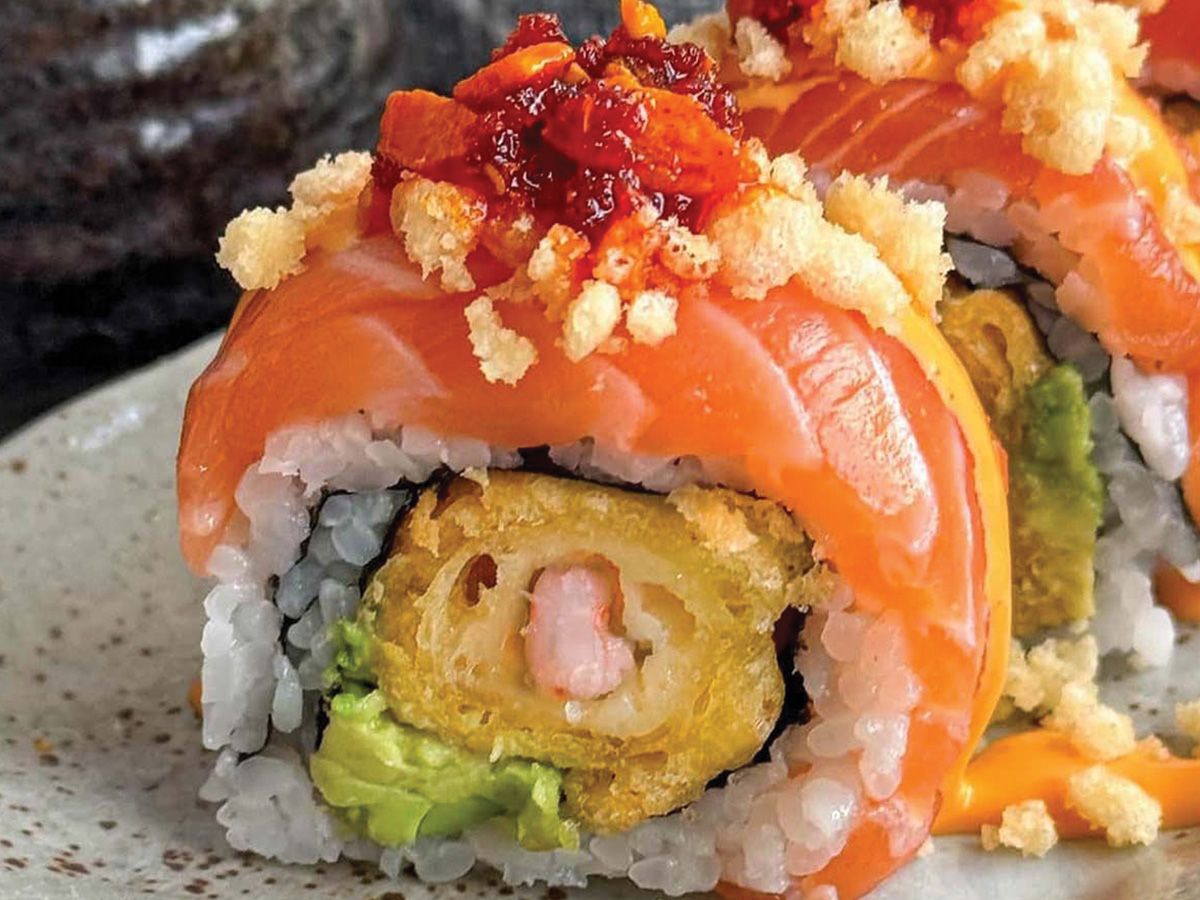 Hot salmon roll