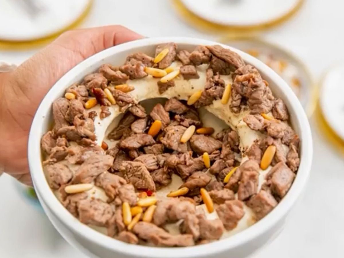 Hummus With Meat And Pine