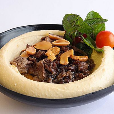 Hummus with meat
