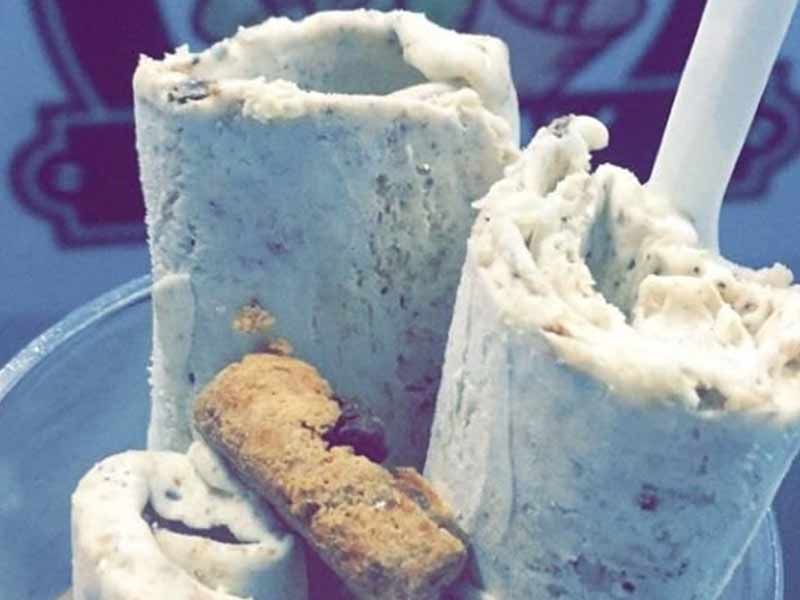 Digestive Biscuit Ice Cream Roll