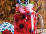 Iced Tea With Mix Berry Shaker
