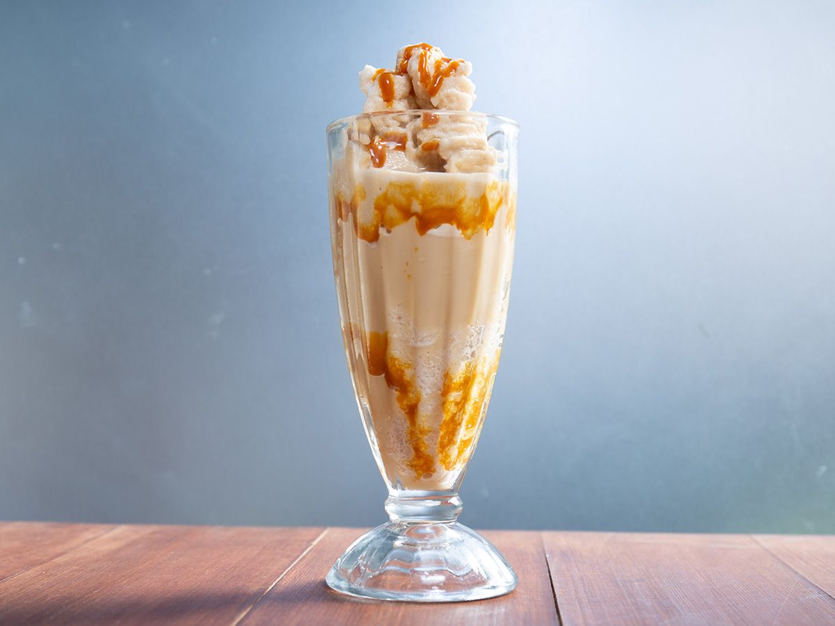 Ice caramel macchiato