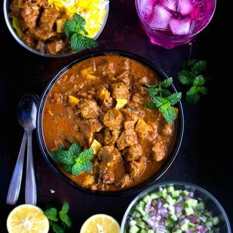 Beef With Indian Curry Sauce Platter