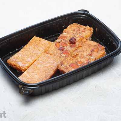 Mix Oriental Desserts Box