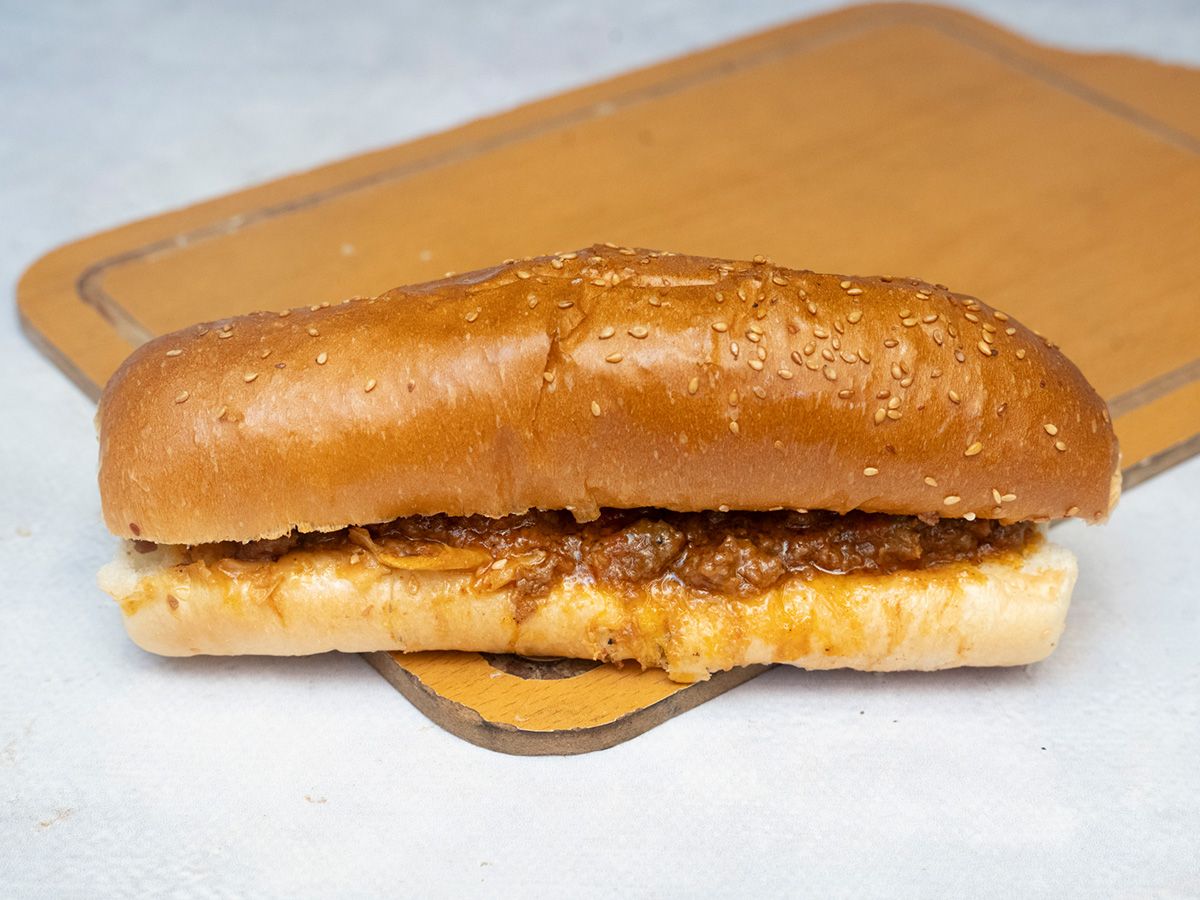 Minced Oriental Sausage Sandwich