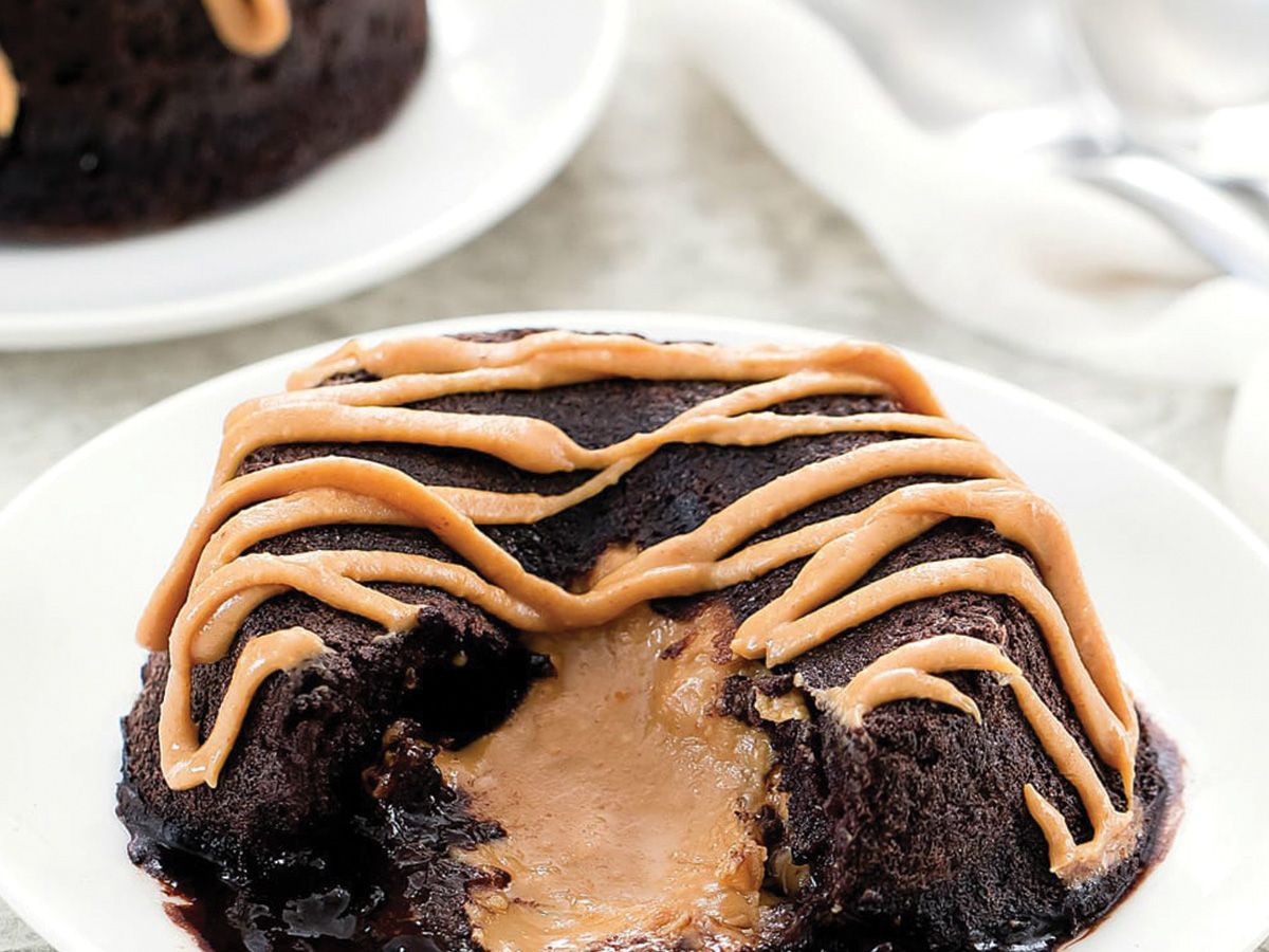 Keto Volcano cake Lotus