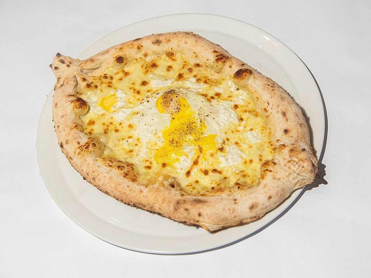 Egg eye khachapuri