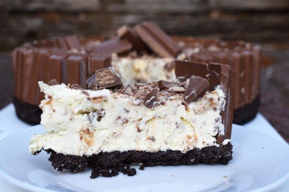 Kitkat Chocolate Cheesecake