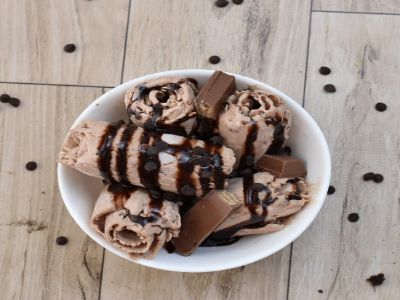 Kitkat Chocolate Ice Cream Roll