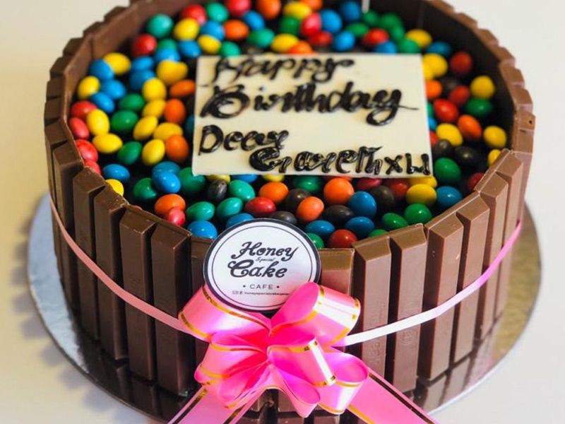 Honey Special Cake delivery in Dubai, Abu Dhabi and many Honey Special Cake delivery in Dubai, Abu Dhabi and many