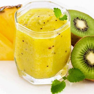 Pineapple Smoothie With Kiwi