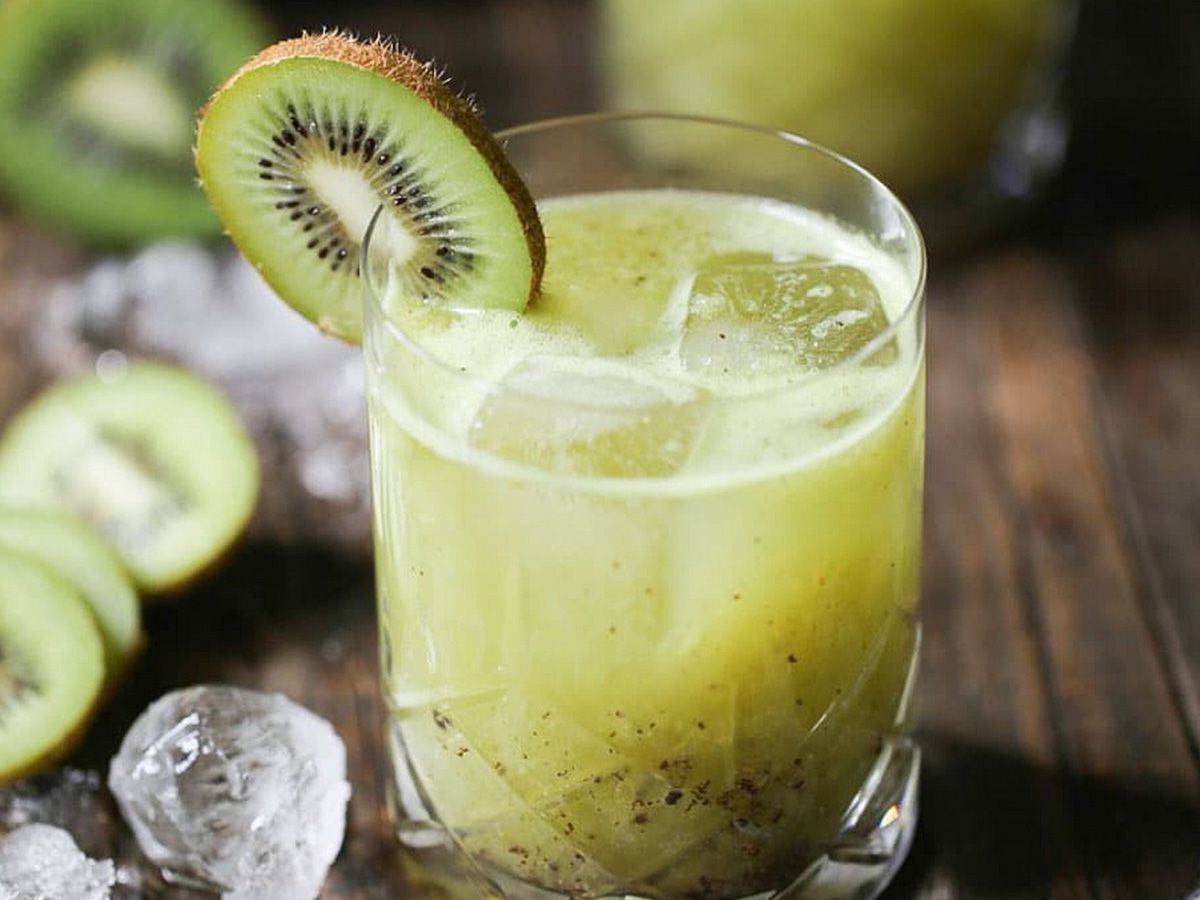 Large kiwi cocktail