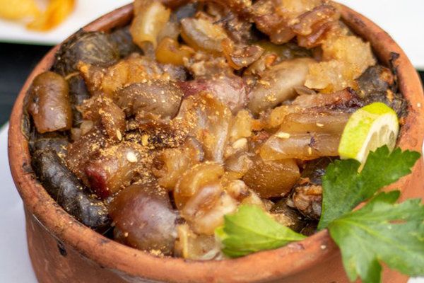 Knuckles With Vine Leaves Casserole