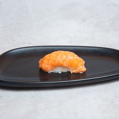 Nigiri Saki Salmon