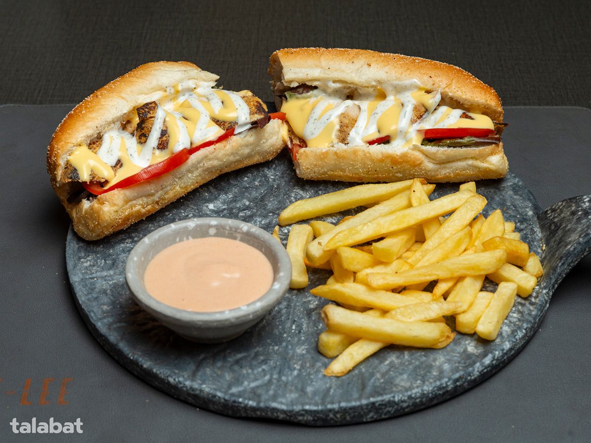 Grilled Chicken With Sauce Sandwich