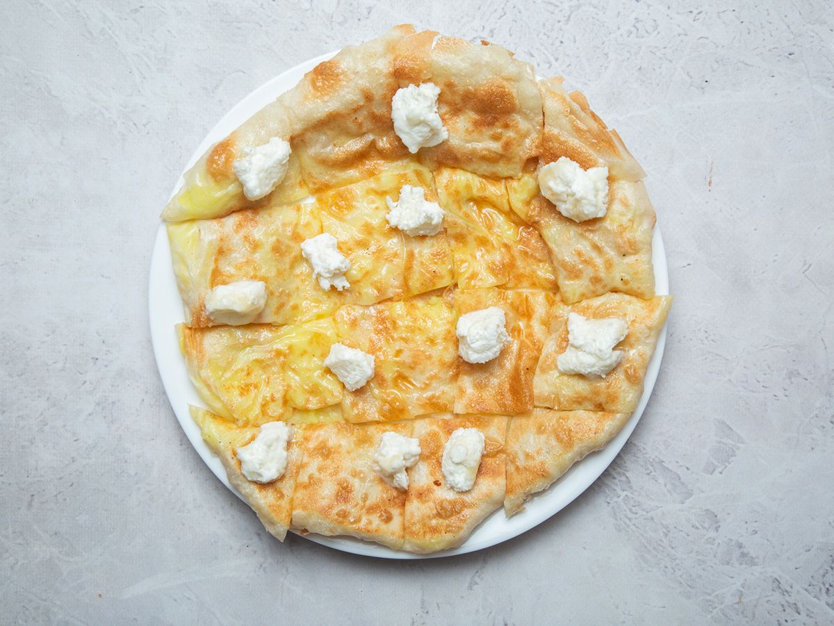 Kunafa with Qeshta feteera