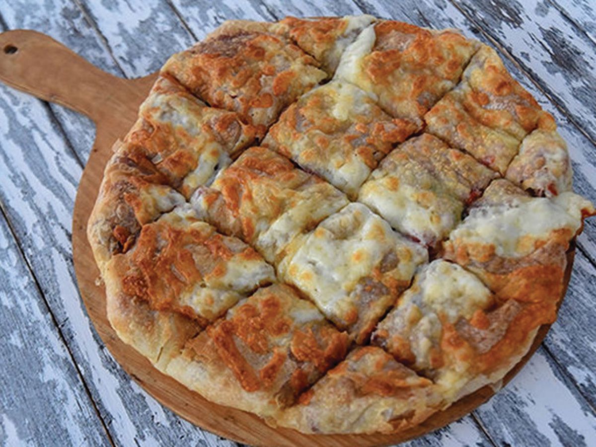 Large Chicken Cream Pie