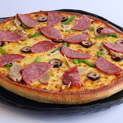 Large Pepperoni Pizza