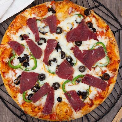 Large pastrami oriental pizza