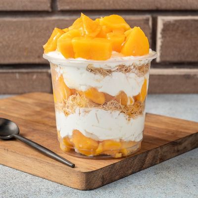 Mango with Kunafa