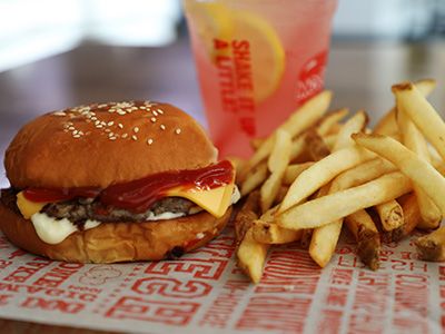 Mooyah delivery service in Qatar | Talabat