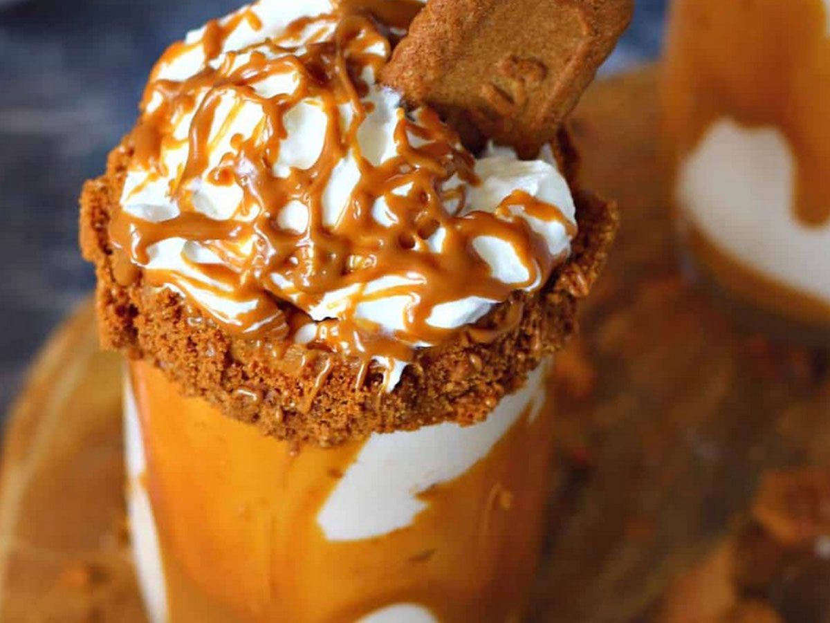 Lotus Frappe With Bun
