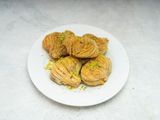 Midye Bakalava With Pistachio