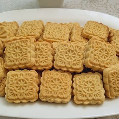 Lux Biscuit