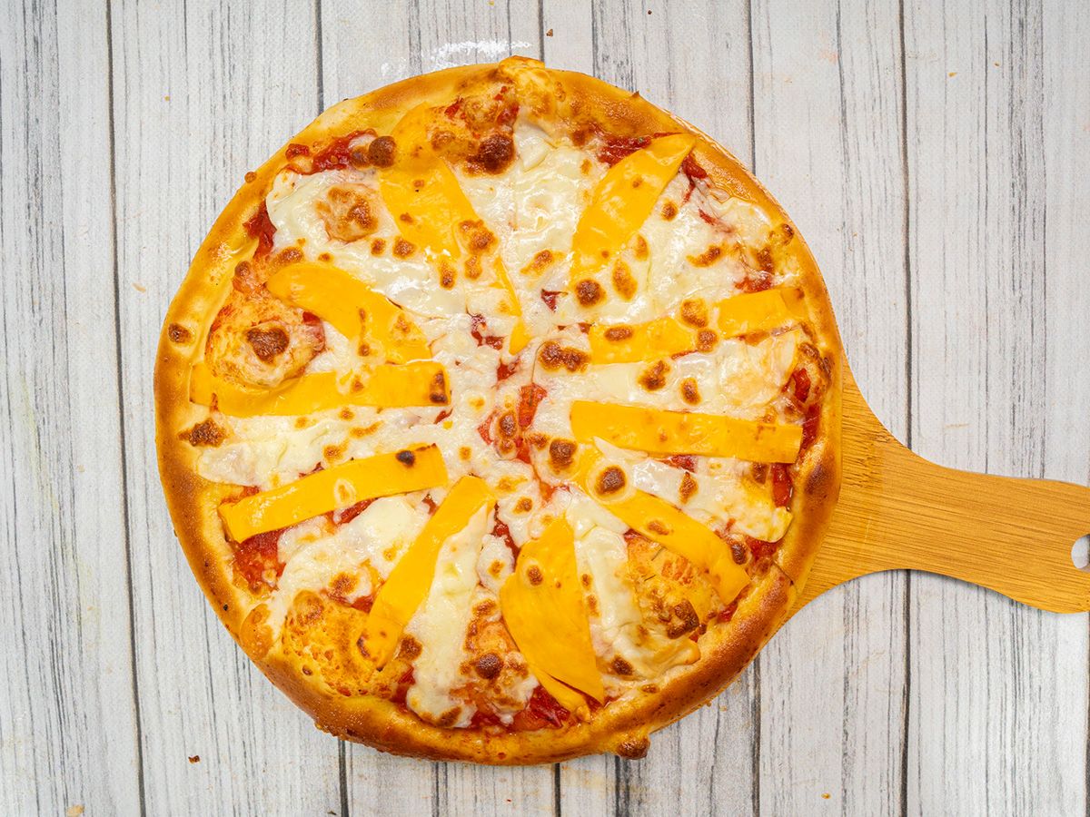 Quattro Formaggi Pizza