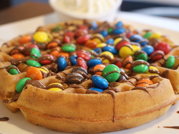 M&M's waffle fatteh
