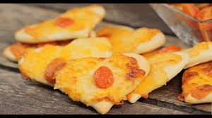Cheddar Cheese Manoucheh