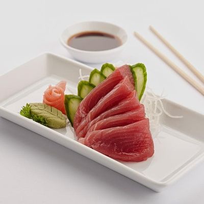 Maguro Sashimi (tuna)