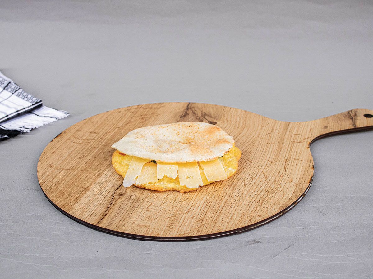 Omelette Egg With Roumi Cheese Sandwich