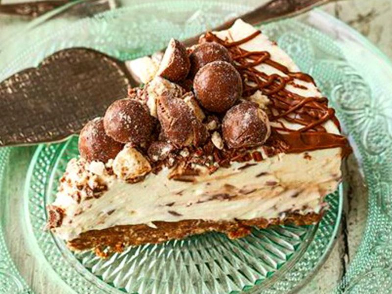 Nutella With Chocolate Bar Cheesecake Slice