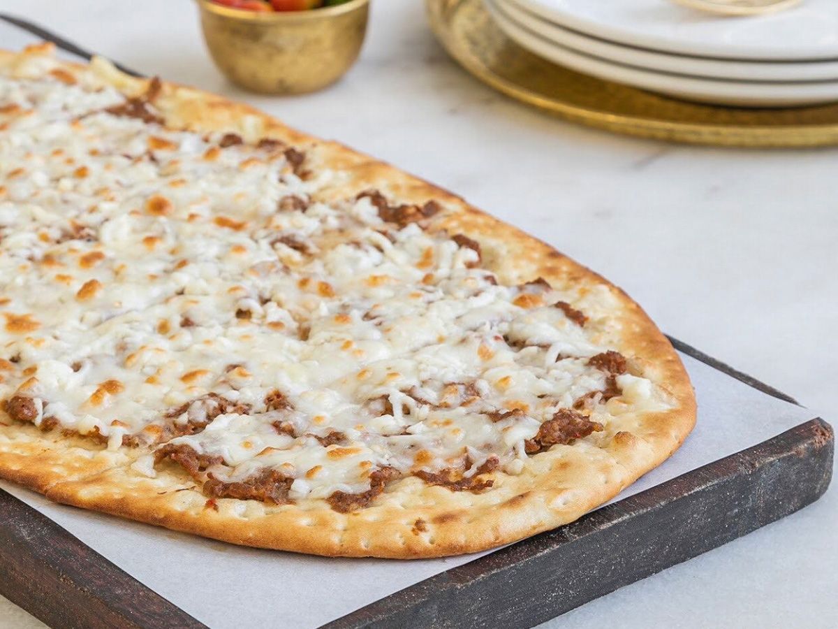 Sausage and cheese manoucheh