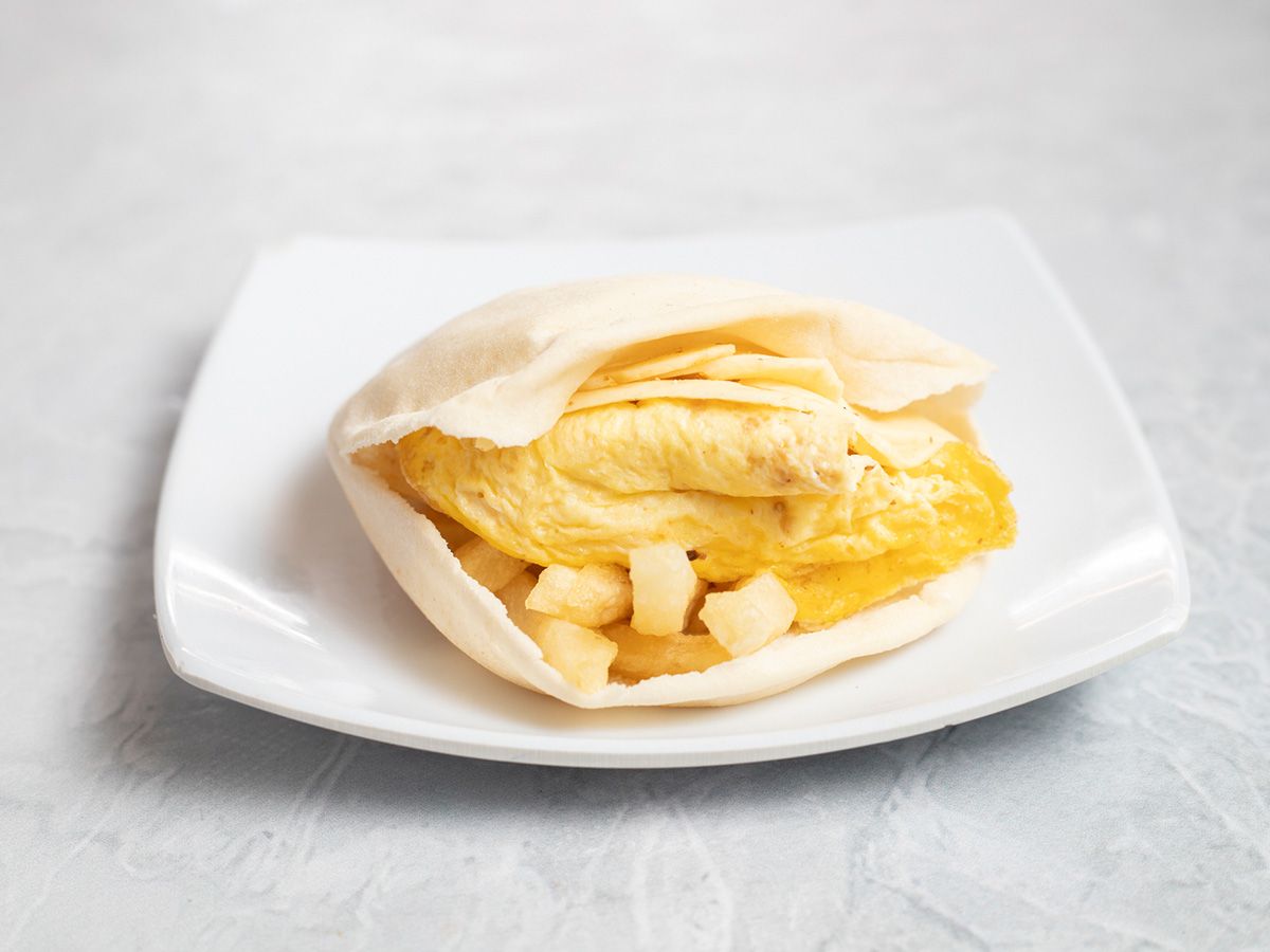Chips with fried eggs