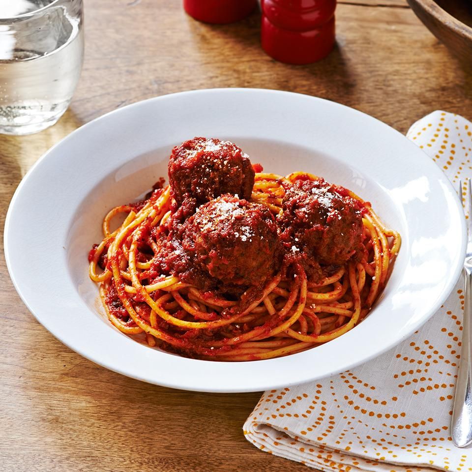 Meat Balls With Red Sauce Pasta