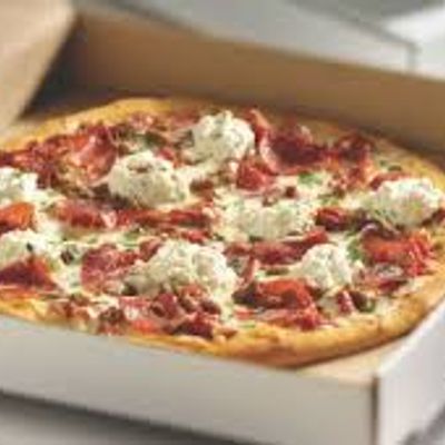 Meat Qeshta Italian Pizza