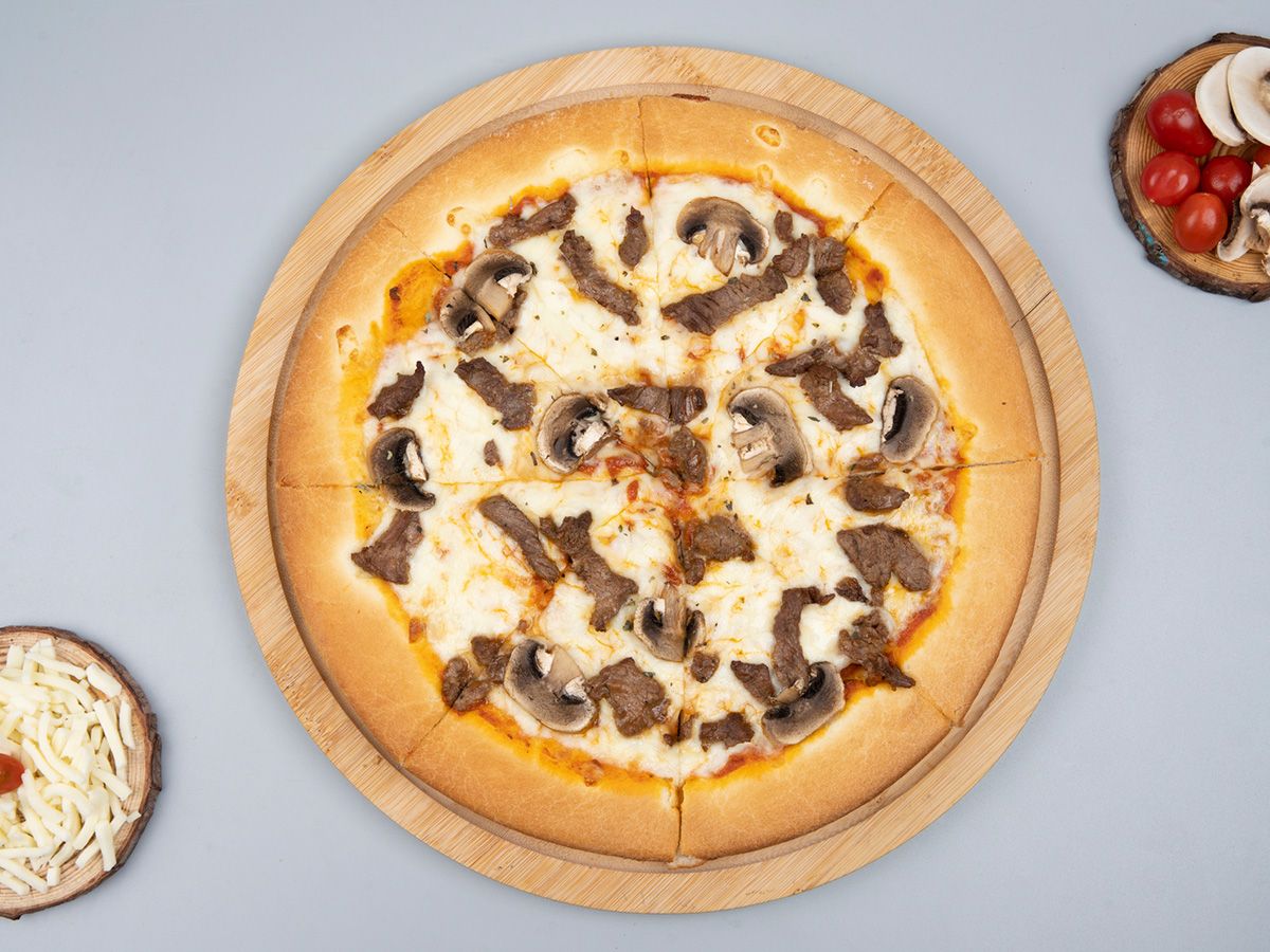 Rib Eye Steak Pizza