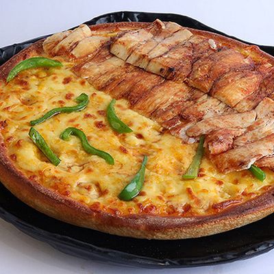 Medium Azouz Chicken Shawarma Pizza