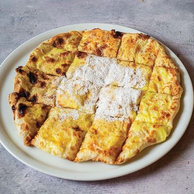 Medium Basbousa And Kunafa With Qeshta Pie