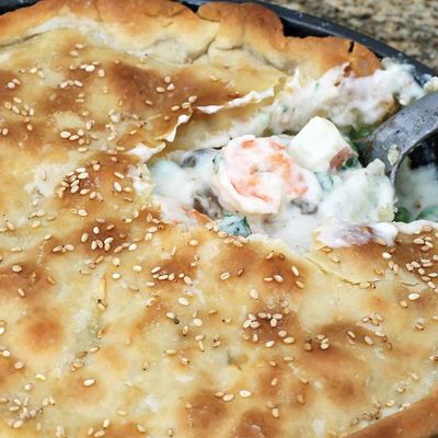 Medium Creamy Chicken Pie