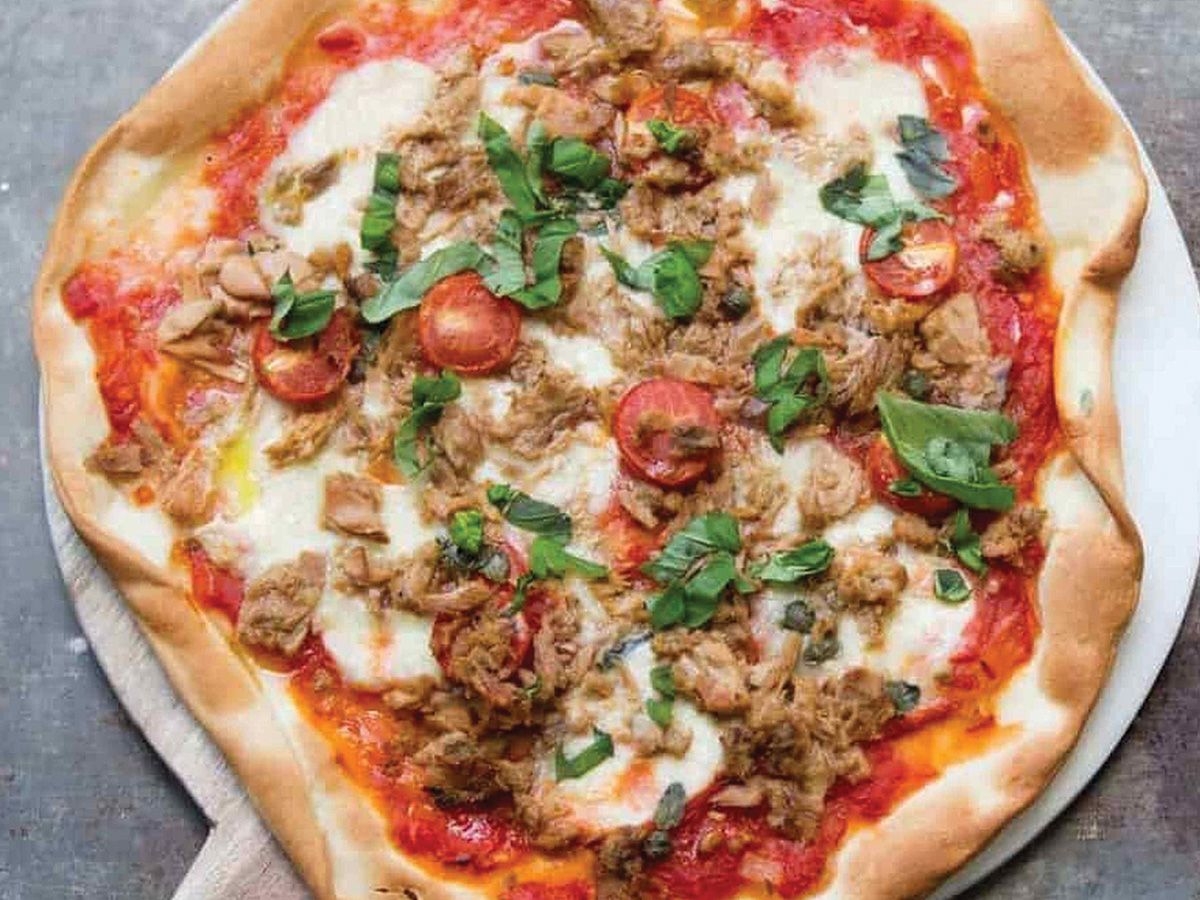 Medium Tuna Chunks Pizza