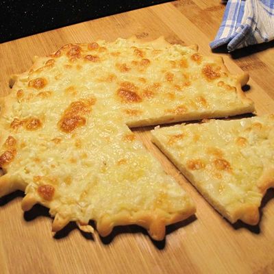 Medium mix cheese pie