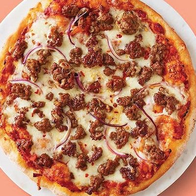 Italian pizza with minced meat