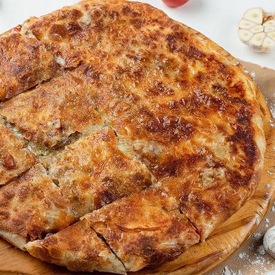 Minced meat or sausage pie