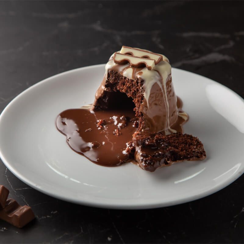Kinder Bueno Molten Cake