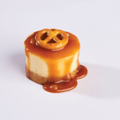 Salted Karamel Pretzel Mini Cheesecake